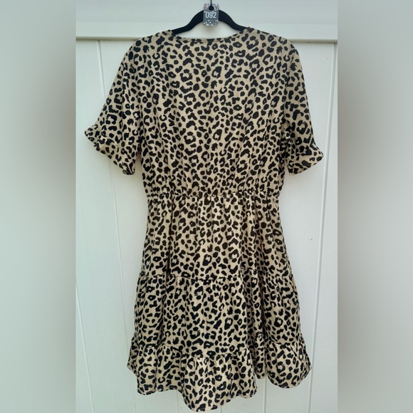 Kaundo Animal Print Short Sleeve Dress With Ruffle Detail, Size Large, NWOT. - Picture 3 of 6